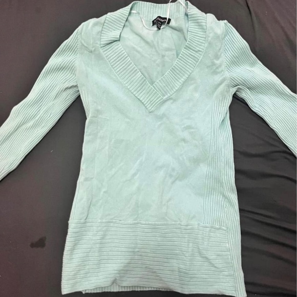 Women’s small sized clothing lot - Picture 4 of 7